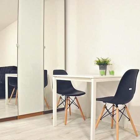ורשה Nice And Comfy Studio Close To Old Town And Metro. מראה חיצוני תמונה