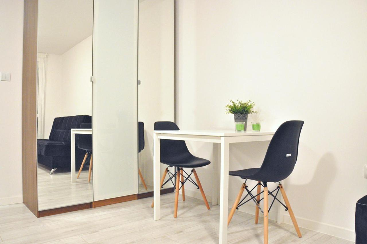 ורשה Nice And Comfy Studio Close To Old Town And Metro. מראה חיצוני תמונה